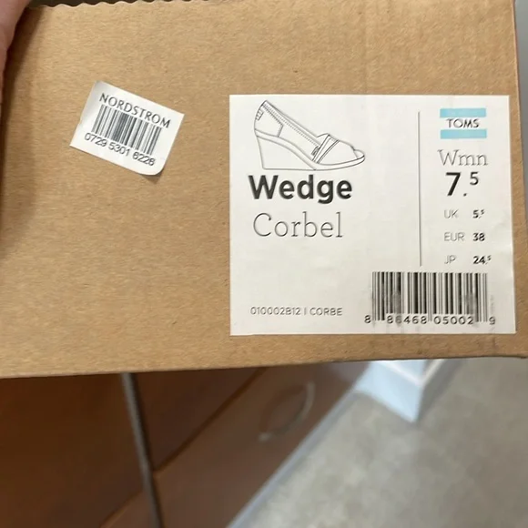 NIB Tom’s floral wedges. So cute! Size 7.5. - Picture 6 of 7
